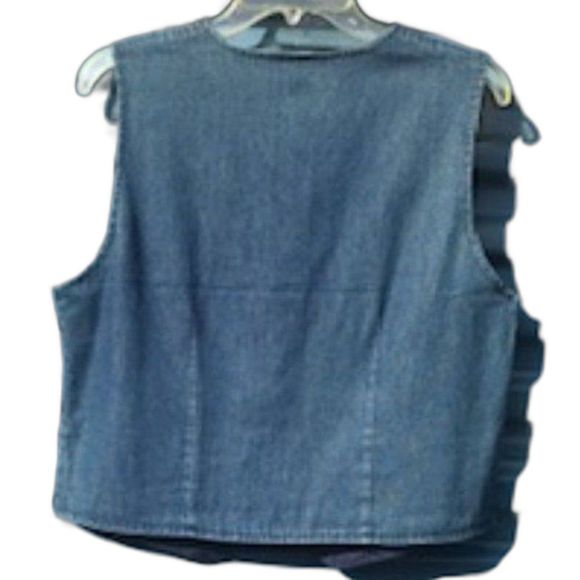 Size: Medium {8-10} . Women's Vest ................... Van Heusen - Picture 2 of 3